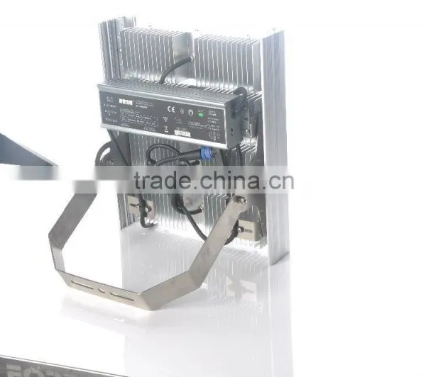 High Power 110lm/w Aluminium Heat Sink Modular Led Floodlight 240w With ce Rohs Certificate for 3 Years Warranty photo-4