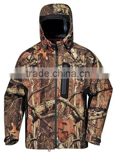 Softshell Jacket for Men With Camo Printing