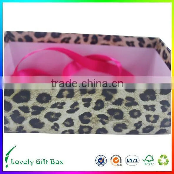 Hot Sale Sexy Slide Open Design Gift Box for Underwear Packaging photo-3