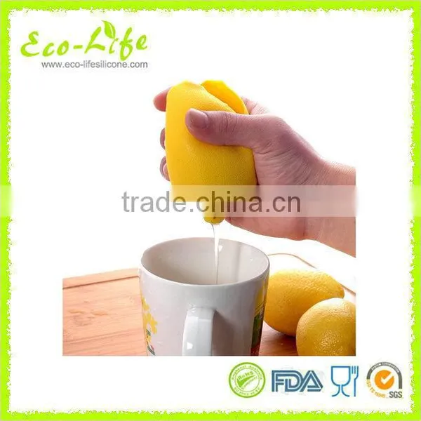 Soft silicone Juicer, Fruit Lemon Kitchen Squeezer Tool, Juice Maker