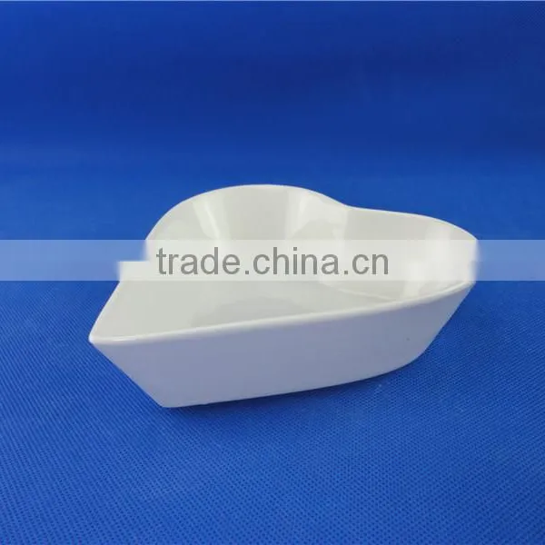 White Ceramic Heart Shaped Bowl photo-2