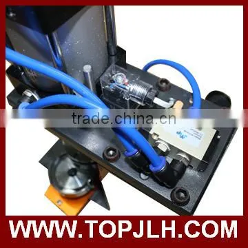 Automatic Pin Badge Maker Machine photo-4