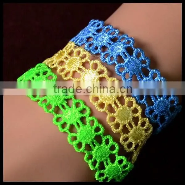 Trends in Italy : Friend Lace Clover Bracelet Handmade The New photo-4