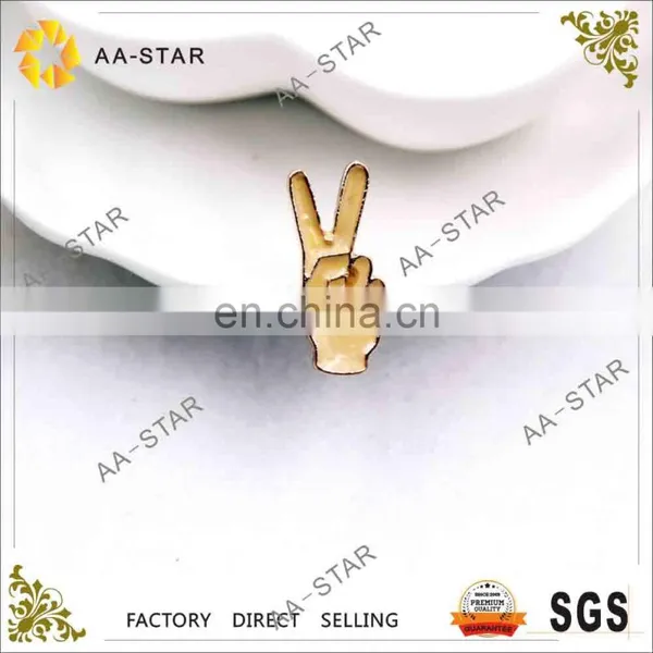 The Gesture of "Yeah" Design Bulk Lapel Pin for Clothing Decoration