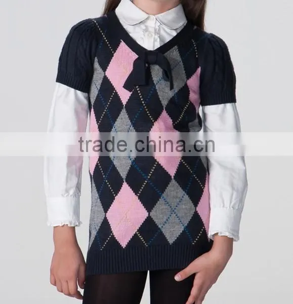 Fashion V Neck Cotton Short Sleeved Girls Argyle Sweater photo-2