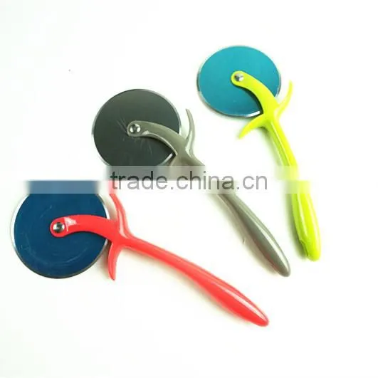 32066 Kitchen Gadget Kitchen Tool Round Pizza Cutter photo-3