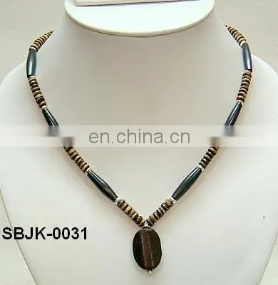 Glass Bead Costume Necklace photo-5