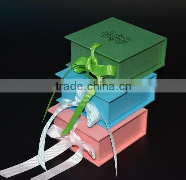 Lovely and Sweet Glove Packaging Gift Paper Box photo-3
