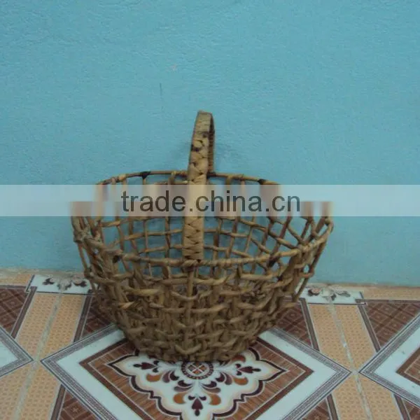 Nice Oval Basket With Singer Handle