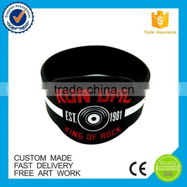 2016 Newest China Custom Amazing Embossed Wristband Silicone photo-3