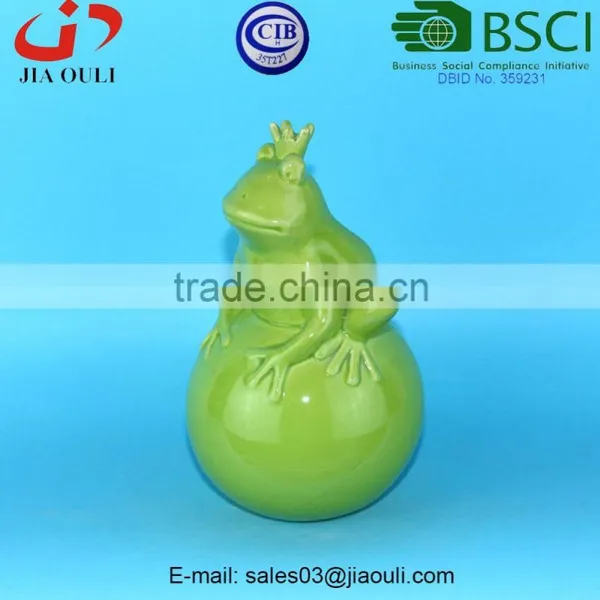 BSCI Audit Factory EASTER Gifts Ceramic Cute Frog Prince on Ball Figurines, Novelty Frog Figurine photo-3