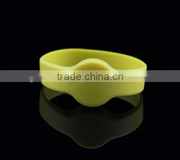 HF RFID Silicon Wristband for Patient Management in Hospital
