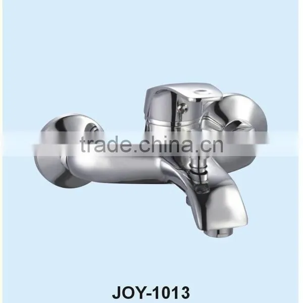 ECONOMIC BRASS BATH FAUCET photo-2
