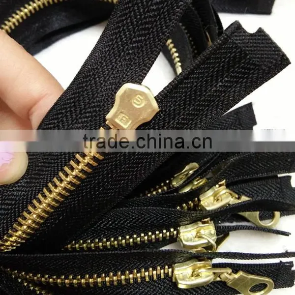 High Quality Metal Zipper 5# Brass Zippers for Garment Production photo-3