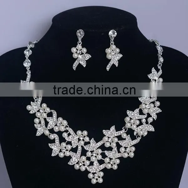 Wedding Pearl Rhinestone Jewelry Set Bridal Necklace and Earring Set photo-2