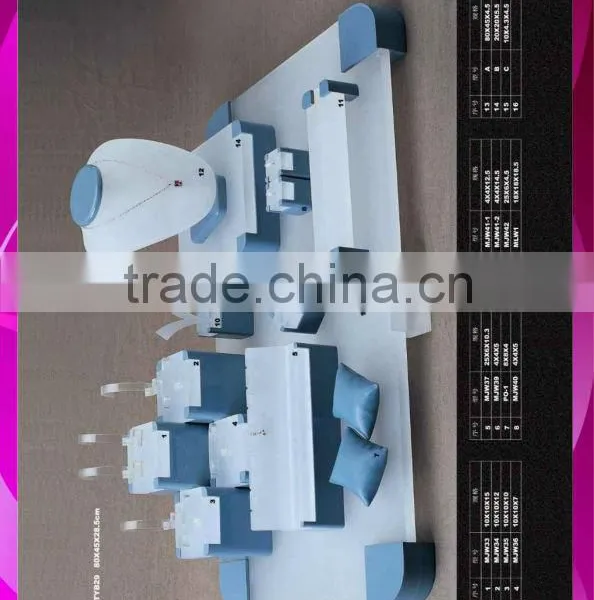 Wholesale Window Jewelry Showcases
