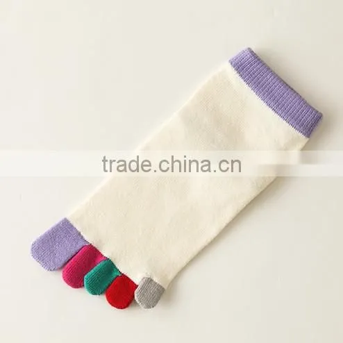 Custom OEM Design Bright Colored High Quality Winter Christmas Womens Warm Cotton Yoga Latex Toe Socks photo-4