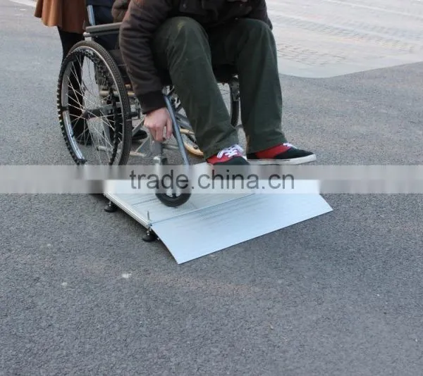 Customized Design Lightweight Aluminium Alloy Folding Wheelchair Ramp photo-4