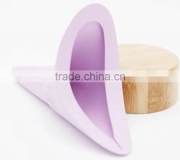 High Quality BPA Free Silicone Material Female Urinal Outdoor Using , Standing Urinal With OPP Bag Packing photo-2