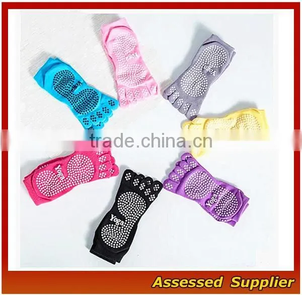 WH-131 Hot Sale Cotton Barre Cozy Sports Yoga Sock, Custom Made Logo Indoor Women Sport Pilates Socks photo-3