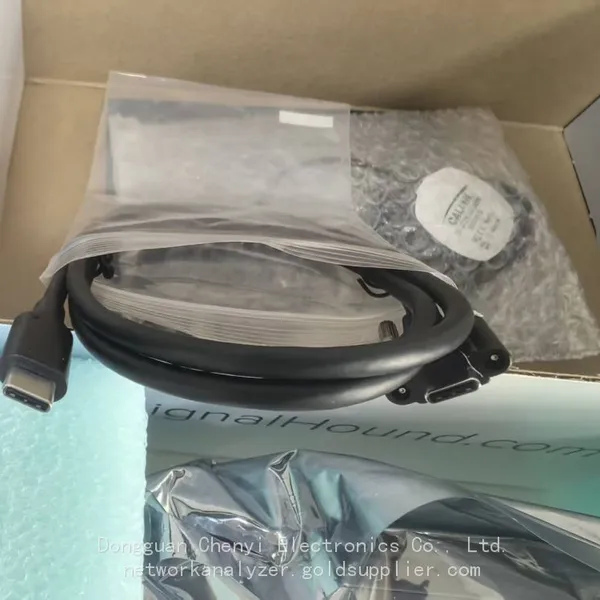 SP145 Signal Hound Portable Lab RF Receiver Internal GPS Timing 40MHz I/Q Capture Sub-6GHz Wireless Drive Test photo-3