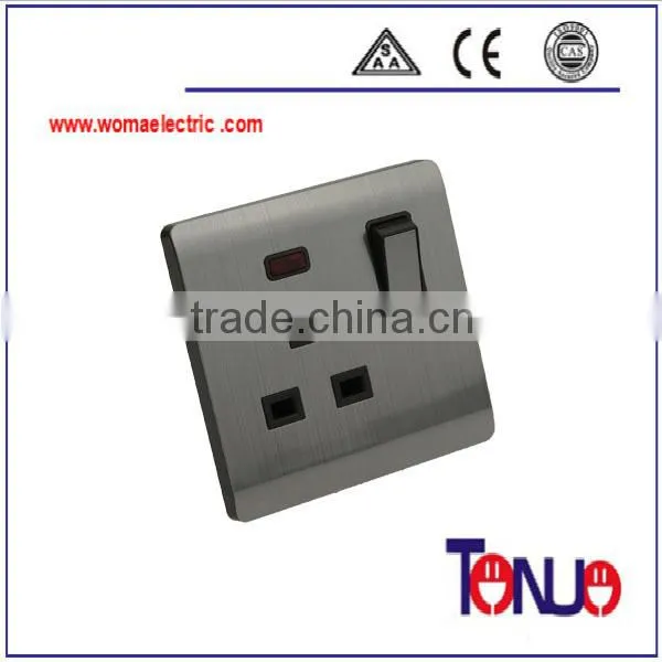British Style 13A Wall Switch Socket With Light