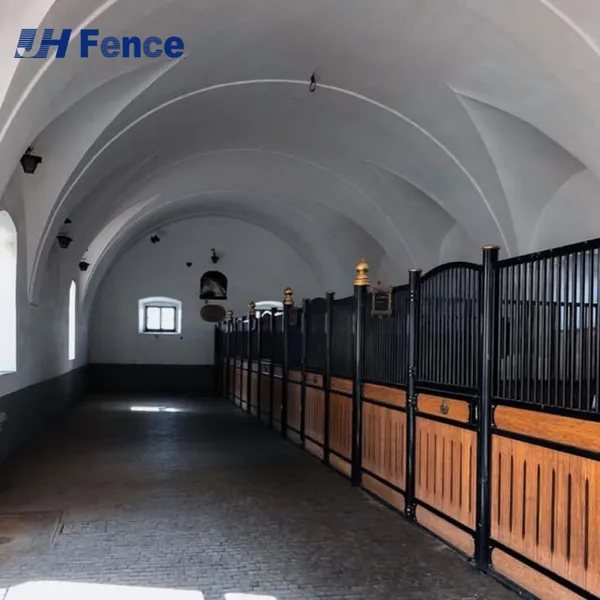 Equestrian Horse Barn Outdoor Eco-friendly Bamboo Wood Metal Horse Shelter Equine Farm Horse Stable photo-2