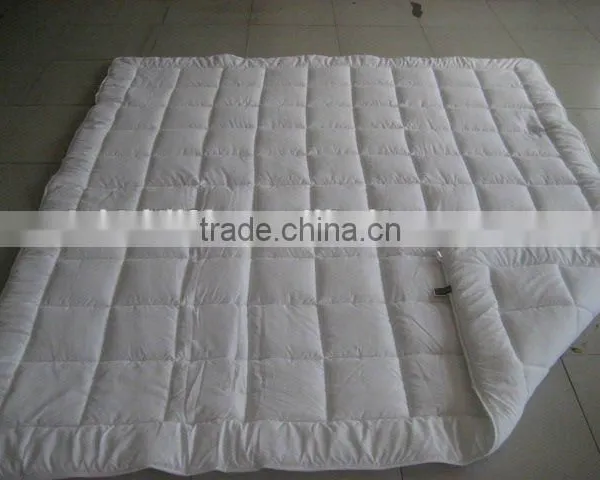 100 % Polyester Micro Fabric Quilt