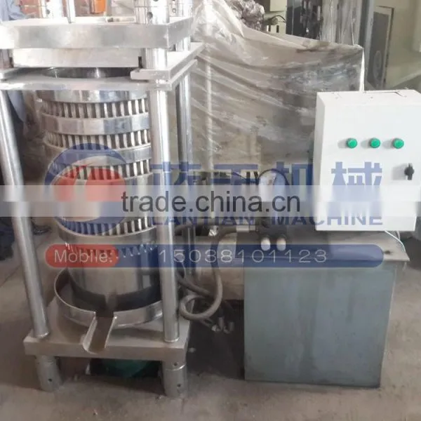 A Squeeze Oil From Coconut Machine / Coconut Oil Making Machine