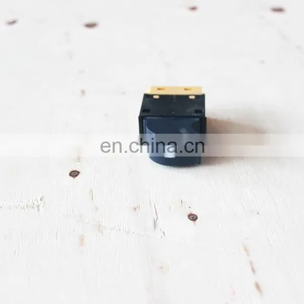 SAIC- IVECO 682 Series Truck 3800-300065 Electric Glass Elevator Switch photo-3