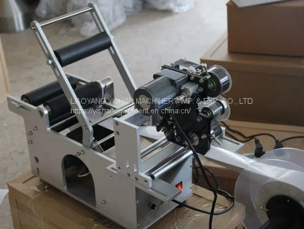 Semi automatic round bottle labeling machine