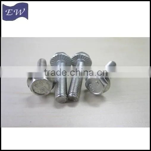 Black Hex Flange Bolt M6x10 (DIN6921) photo-2