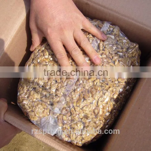 Walnut Kernels Light Light Halves photo-6