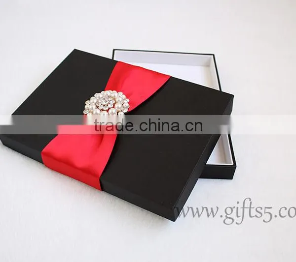 Unique Wedding Invitations Box With Brooch photo-3