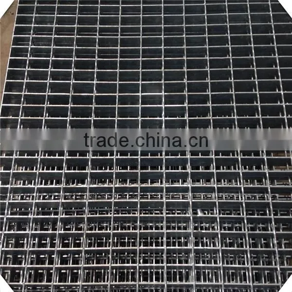 Qiangyu Hot Sale Galvanized Welded Wire Mesh / Epoxy Coated Welded Wire Mesh photo-3