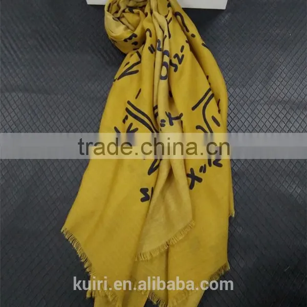New Fashion Winter Hot Sale Big Flower Peddles Printed Woman Cotton Scarf photo-2