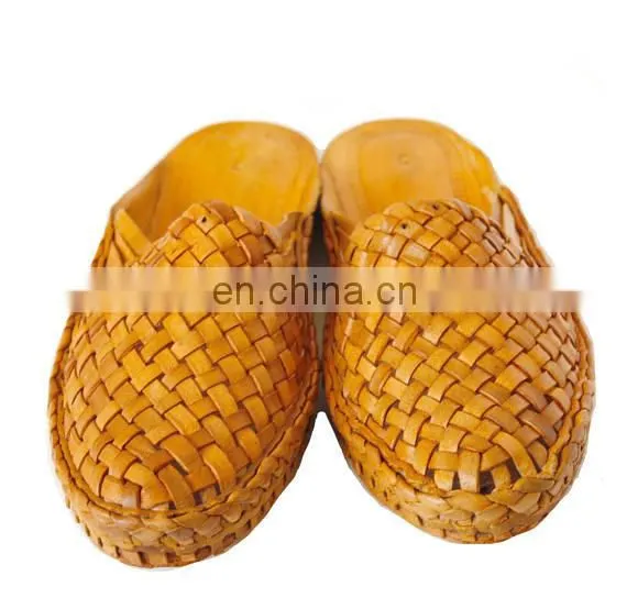 Handmade kolhapuri leather sandals,bohemian sandals,women's leather shoe,flip flops,slip on shoe,kolhapuri chappal,boho flats