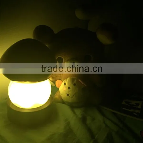 New Promotional Creative Design Mushroom Push Control Indoor Battery Operated Powered Mini LED Bedside Table Lamp photo-3