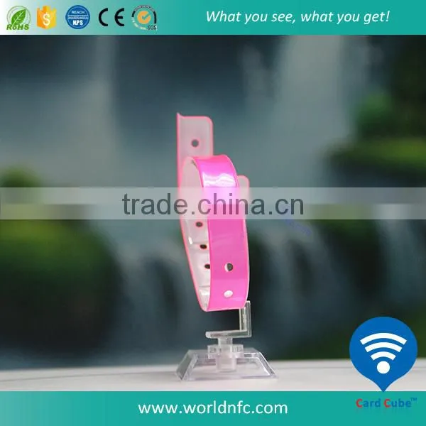 Low Price Custom Single Use RFID PVC Wristband photo-3