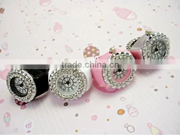 Fashion Ladies Ring Watch With Diamond on the Face