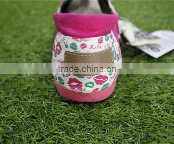 Red Lips Stock Lot Canvas Shoes photo-3