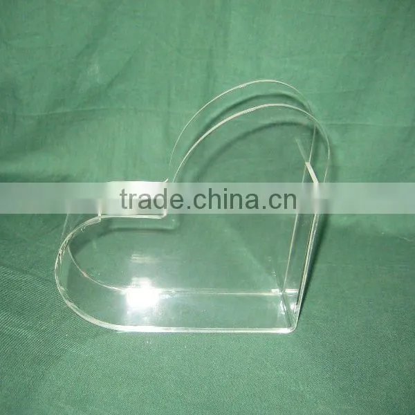 New Design Lucite Heart Shape Vase Display