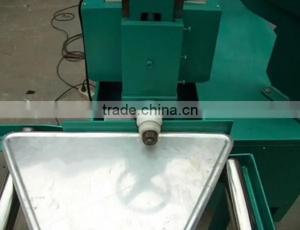 Circle Road Signs Making Machine photo-4