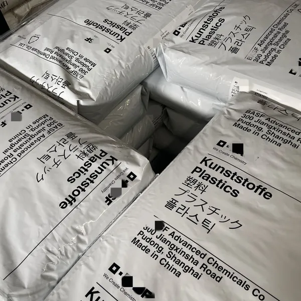 BASF B4330G6 Polybutylene Terephthalate PBT Resin 15% Glass Fiber Reinforced photo-1
