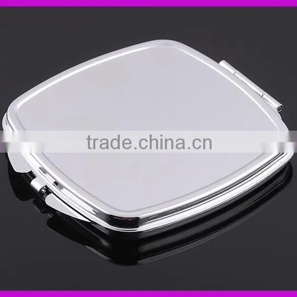 Small Folding Metal Make up Mirror With Keychain photo-2