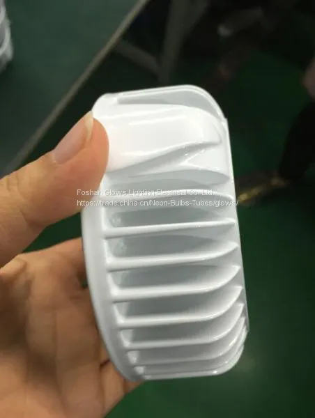 Die-casting Aluminum High Power Tshape Bulb photo-4