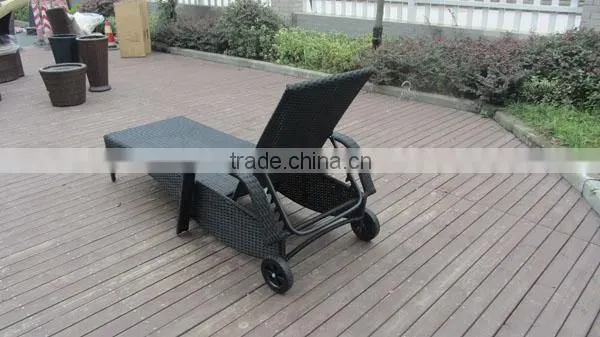 Garden Lounge With Wheel Rattan Sun Lounge photo-3