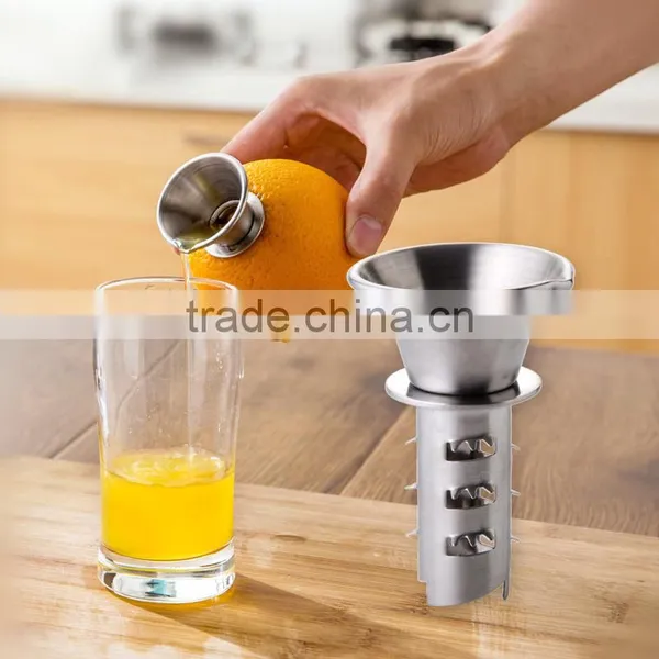Stainless Steel Lemon Juicer Hand Lemon Squeezer Machine photo-2