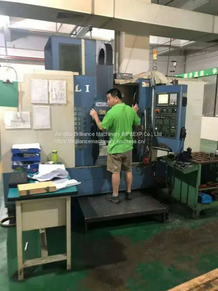 Taiwan DAHLIH 1020 Vertical Machining Center photo-4